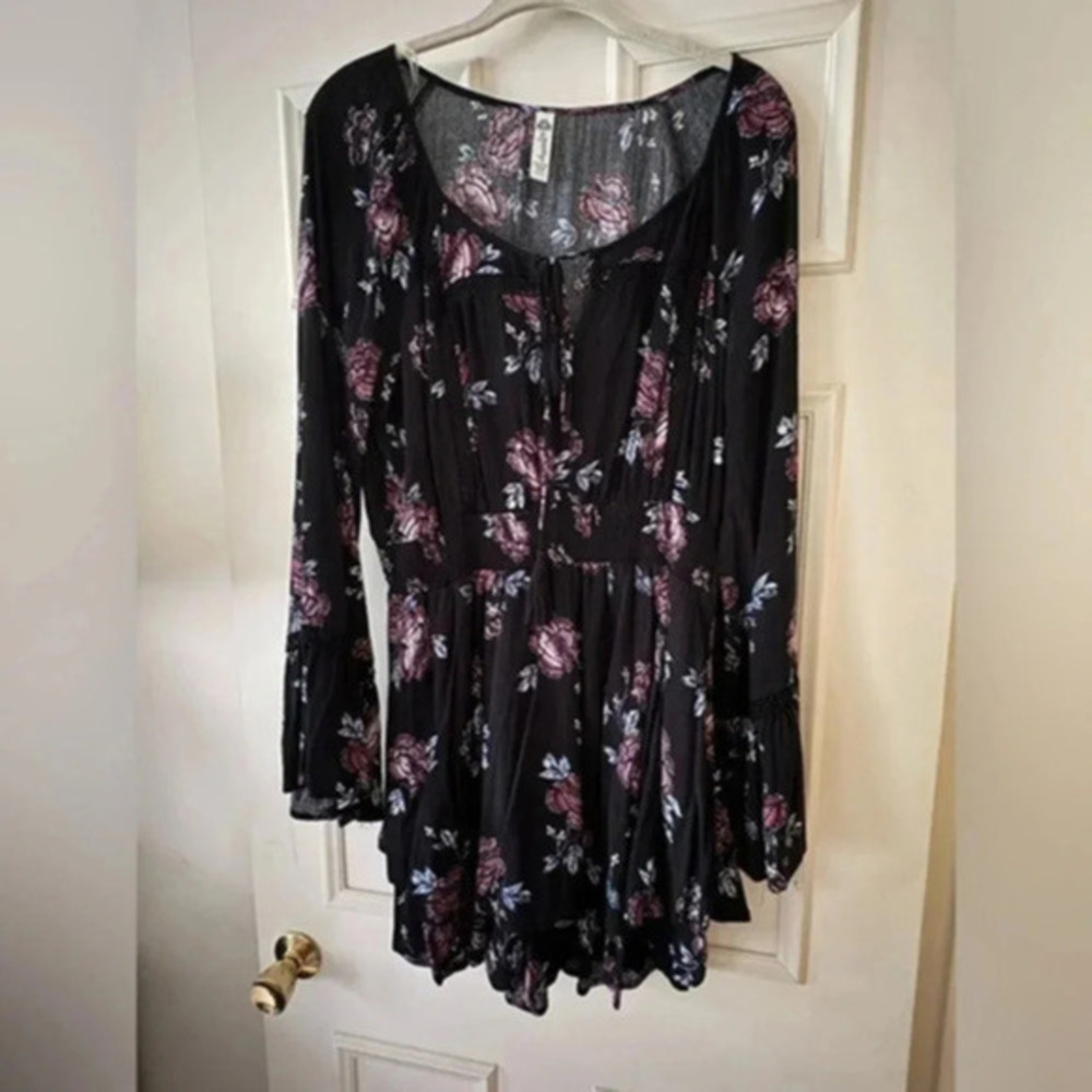American Rag dress.  Floral black.   Size L( juniors)